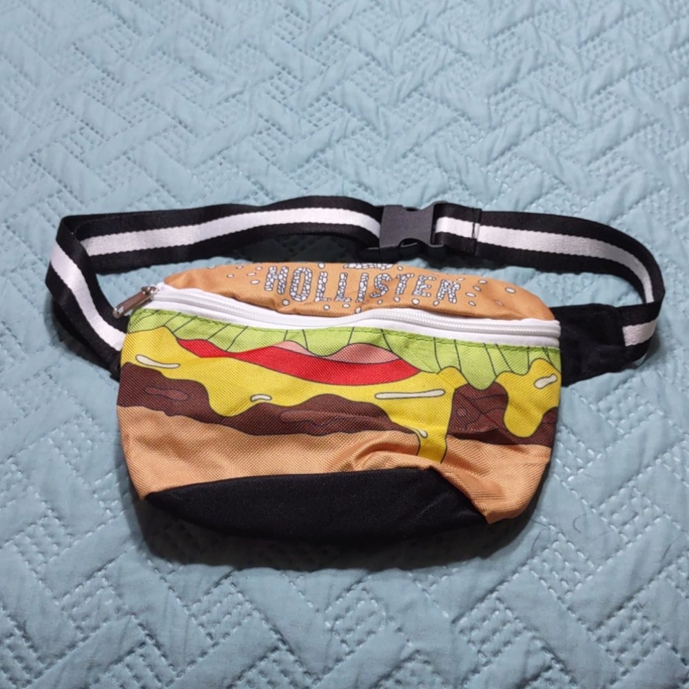 Fanny kact  Hollister New excellent condition